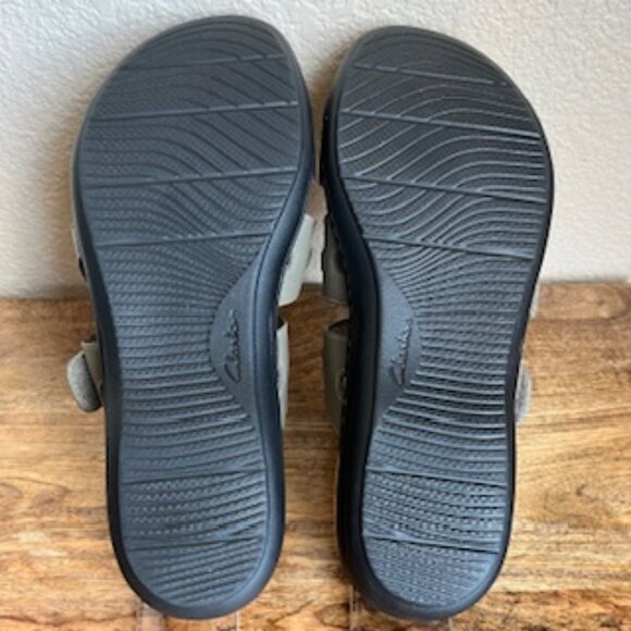 Clarks Laurieann Bella Olive Leather Slip-On Sandals - Picture 3 of 4